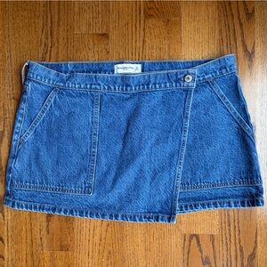 Abercrombie & Fitch Mid Rise Denim Wrap Mini Skirt